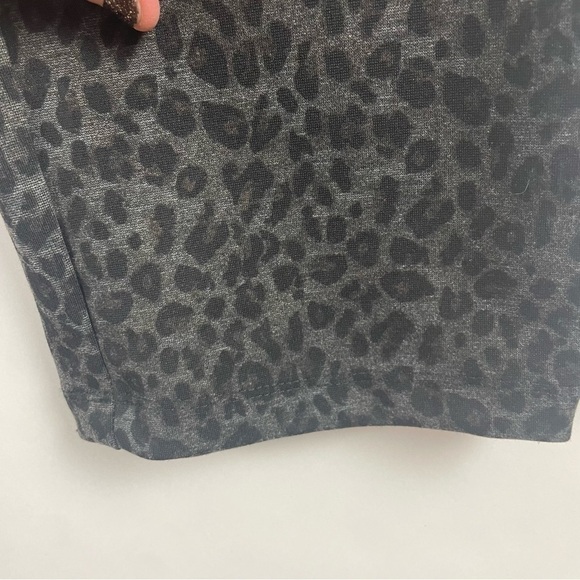 NYDJ Pull On Straight Leg Knit Pants Gray Leopard Print Soft & Stretchy Size 16 - Picture 6 of 14